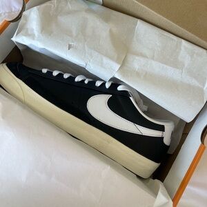 New! Nike Sneakers